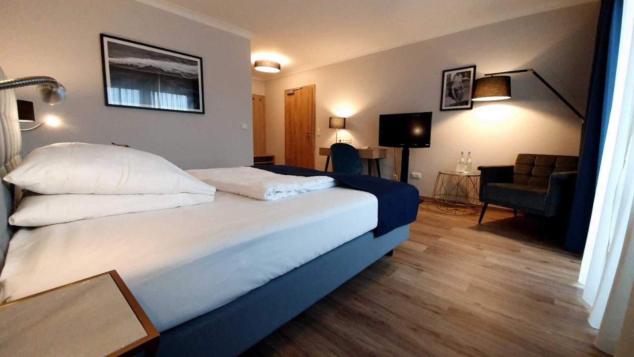 Hotel Raeucherhansl Loiching Buitenkant foto