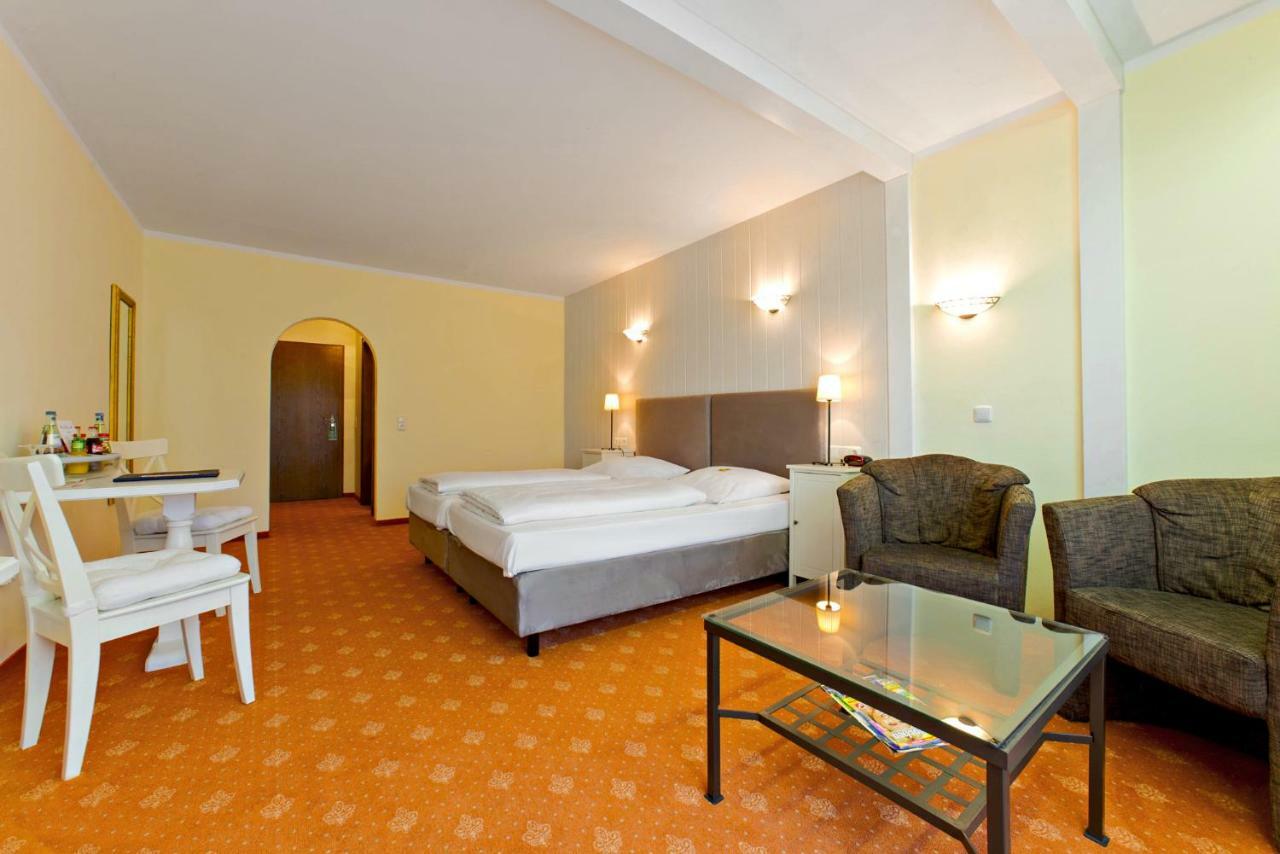 Hotel Raeucherhansl Loiching Buitenkant foto